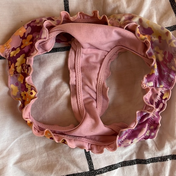 Floral purple girls bikini bottoms - Picture 3 of 3